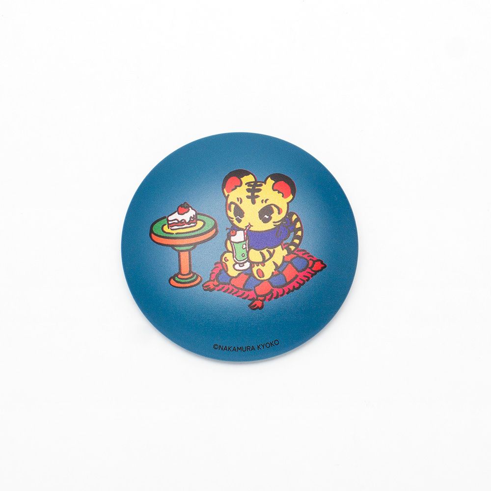 中村杏子　レザふわ缶バッジ / ティータイム 写真1